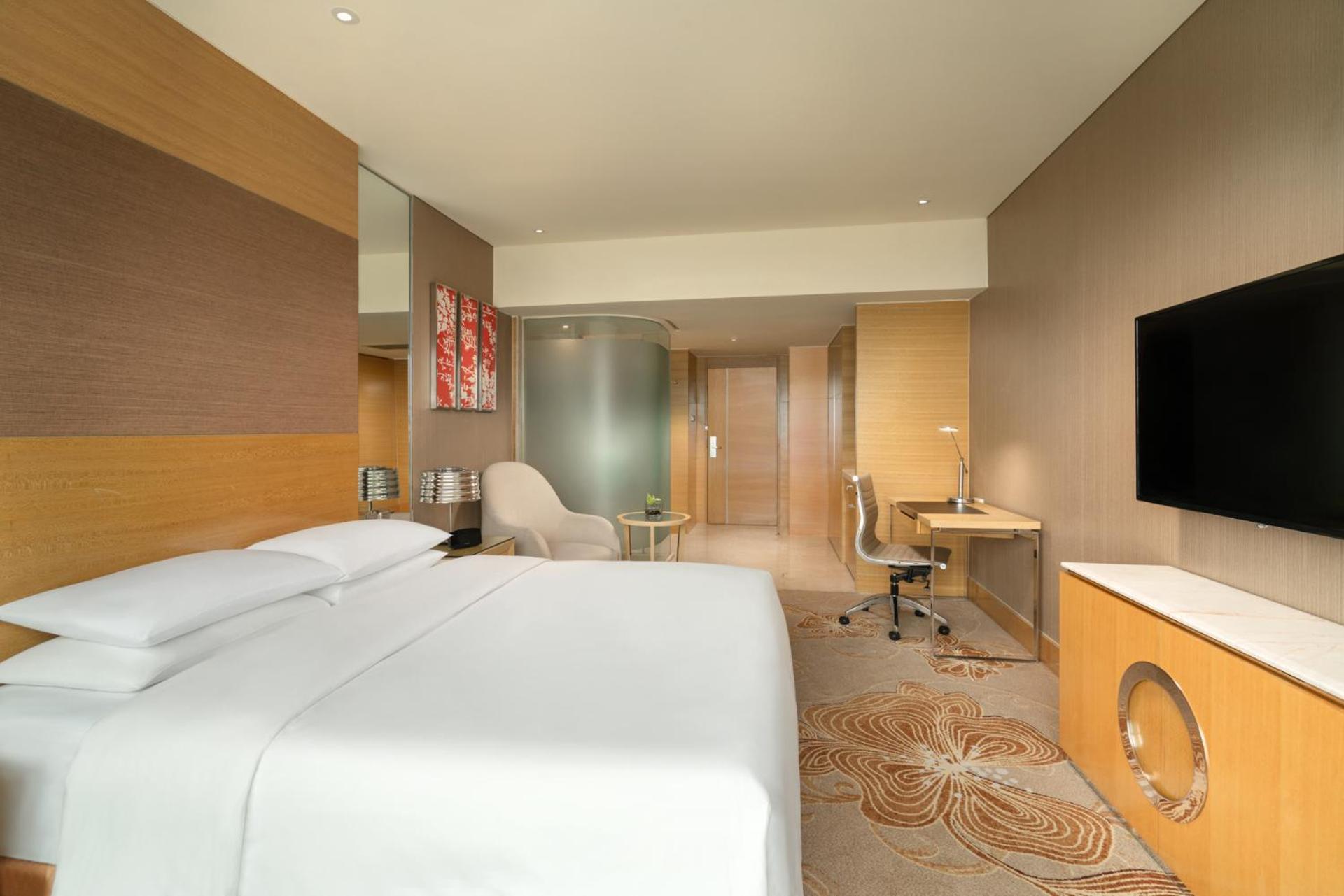 Renaissance Chengdu Hotel Exterior photo