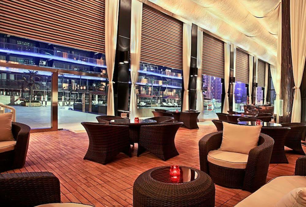 Renaissance Chengdu Hotel Exterior photo